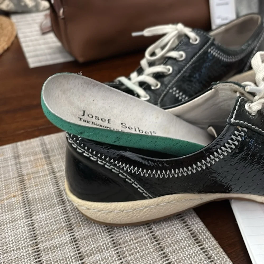 Josef Seibel patent soles removable